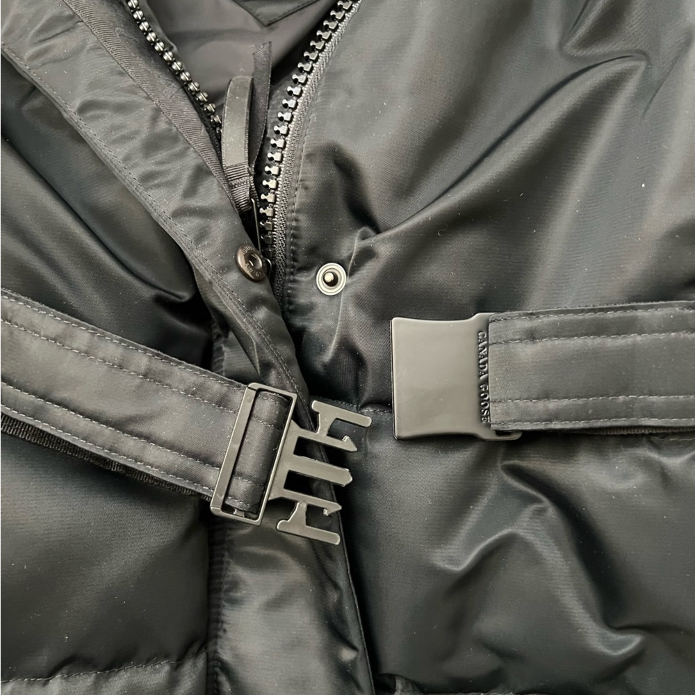 🎄🥗Like new condition Canada Goose MCKENNA Coat Black Size M - Picture 12 of 15